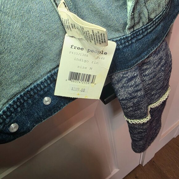 BNWT Free People Denim and knit Jacket - Size M - Retail $209 - Picture 4 of 6